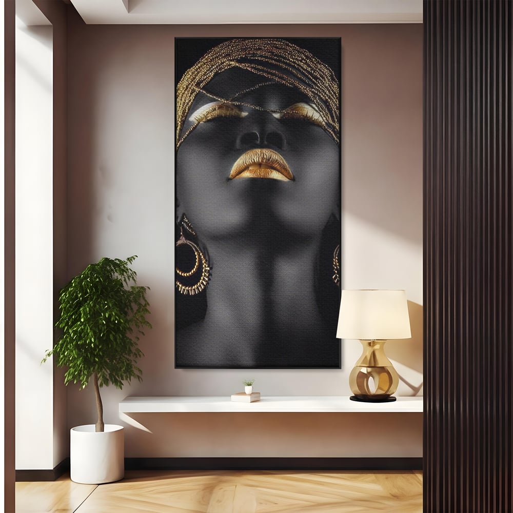 Tablou canvas cu tablou canvas cu femeie si detalii aurii, in rama de aluminiu negru
